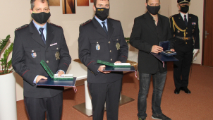 Za záchranu dvou žen dostali plaketu a medaili Za statečnost