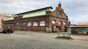 Město chystá smlouvu na plochu tržnice, kolem krouží podnikatelé