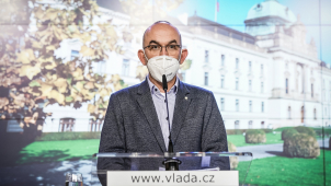 Pravidla se zpřísňují: restaurace, bary i kluby do osmi