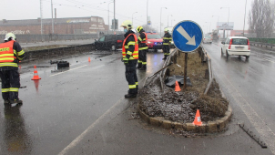 V Tovární došlo k nehodě, policisté hledají svědky