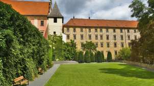 Historie olomouckých staveb: Jezuitský konvikt