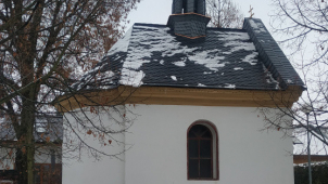 Kaple svatého Jana Nepomuckého má novou břidlicovou střechu