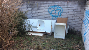 Kuchyňská linka skončila mimo sběrný dvůr