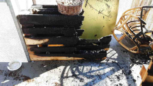 Na Jeremiášově ulici hořel balkón