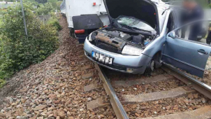 V Hlubočkách vjelo auto pod rychlík