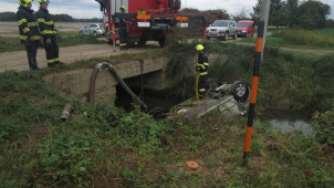 Svěřil vůz holce bez řidičáku, oba draze zaplatili