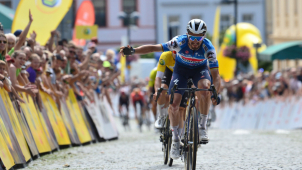 Alaphilippe obstaral vítěznou tečku
