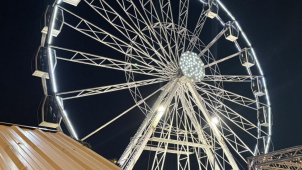 Na Tržnici se dnes otevírá kluziště i obří vyhlídkové kolo