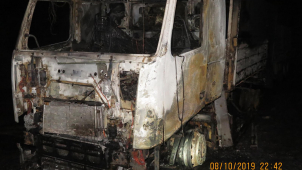 V Kostelci na Hané během noci shořel náklaďák