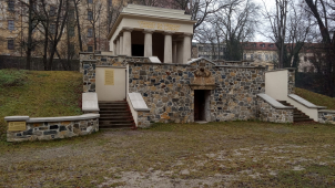 Pohnuté osudy Jihoslovanského mauzolea v Olomouci