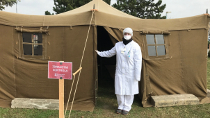 Zdravotníci za sebou mají náročný týden, stále chybí materiál