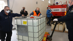 Do Olomouce dorazila tisícovka litrů dezinfekce pro potřebné