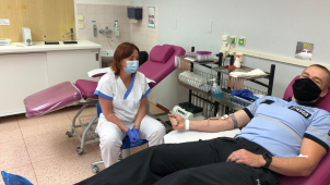 Policisté darovali krev