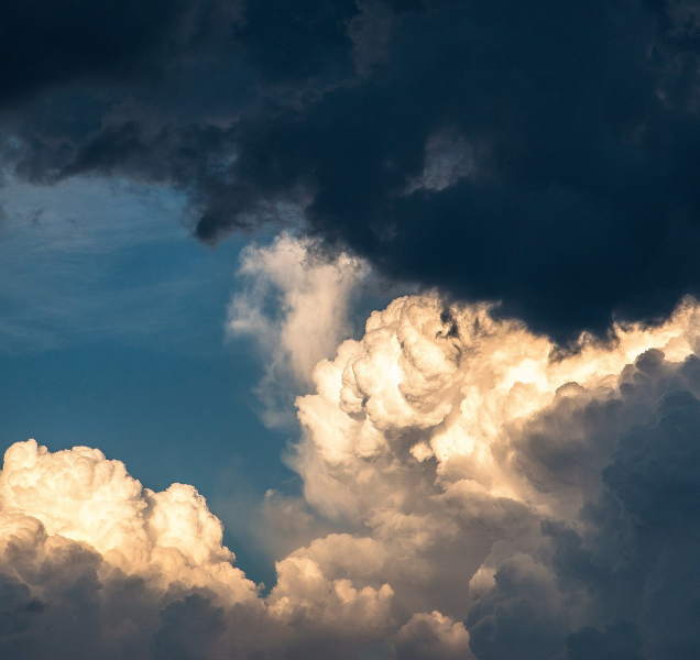 Sobota přinese vysoké teploty i bouřky