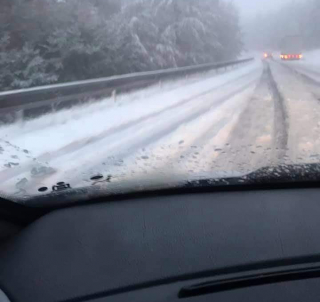 Červenohorské sedlo je kvůli sněhu uzavřené