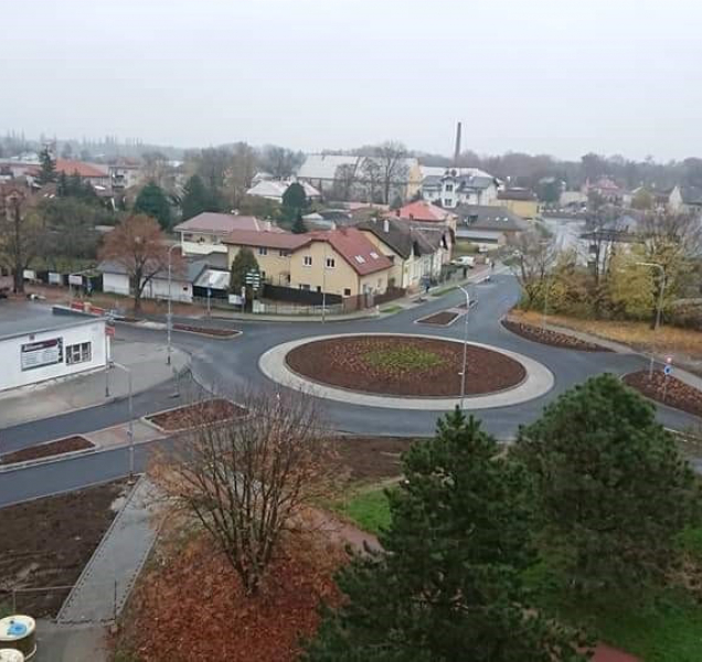 Řidiči z Uničova se dočkali nového kruhového objezdu