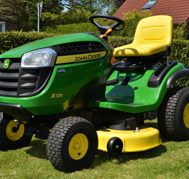 Zloděj ve Chválkovicích ukradl traktůrek na zahradu za 150 tisíc