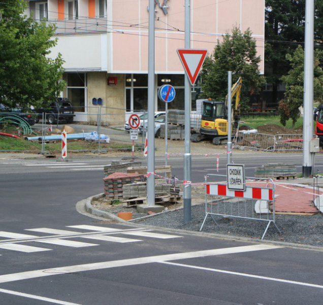 Oprava křižovatky v Neředíně jde do finále