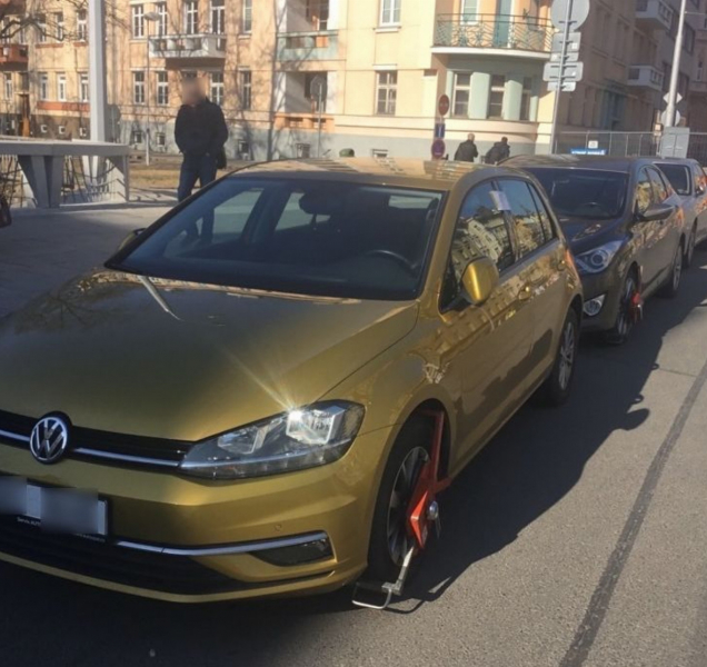 Strážnici varují: Most není parkoviště!