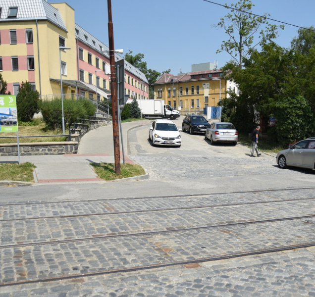Ulice Za Nemocnicí v areálu FN Olomouc je průjezdná