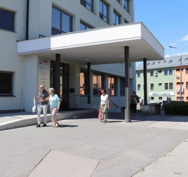 Studenti „zdravky“ obsadí od září i třetí a čtvrté podlaží