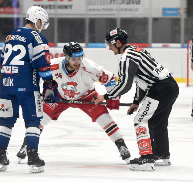 Hokejisté HC Olomouc prohráli ve Varech