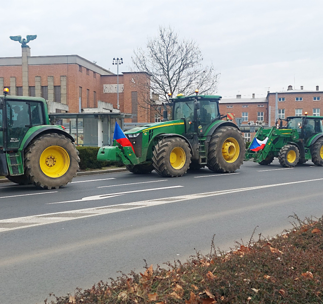 Dvě stovky traktorů projely Olomoucí bez větších problémů a kolizí
