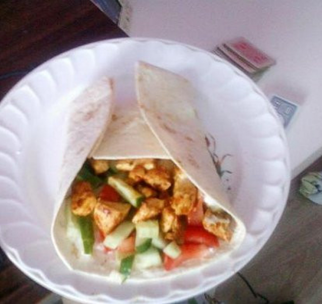 Tortilla s kuřecím masem a zeleninou