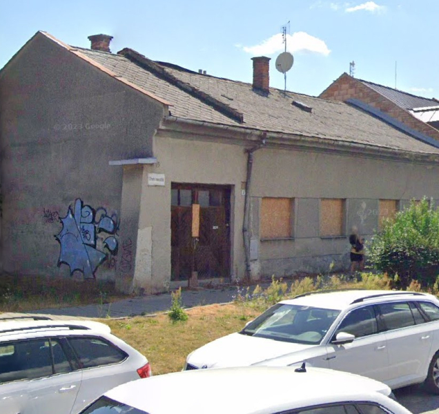 Kriminalisté vyšetřují smrt muže v opuštěném domě na Nových Sadech