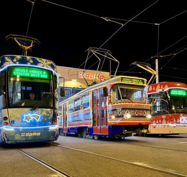 Sváteční čas dokreslují hned tři soupravy