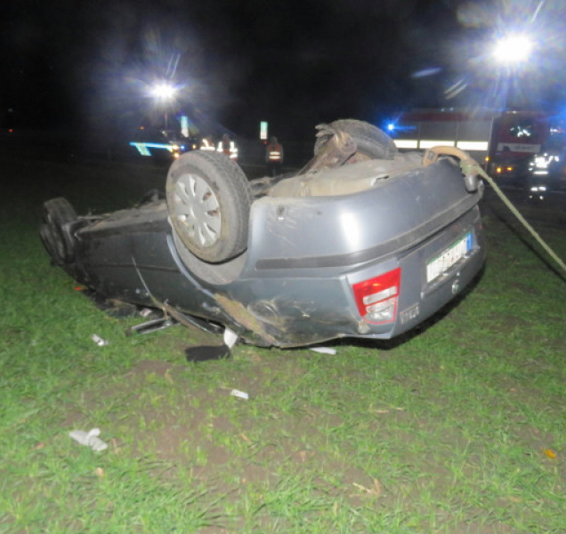 Řidič na dálnici u Prostějova udělal s autem několik kotrmelců