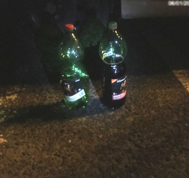 Strážníci v noci přerušili degustaci vína na náměstí Republiky