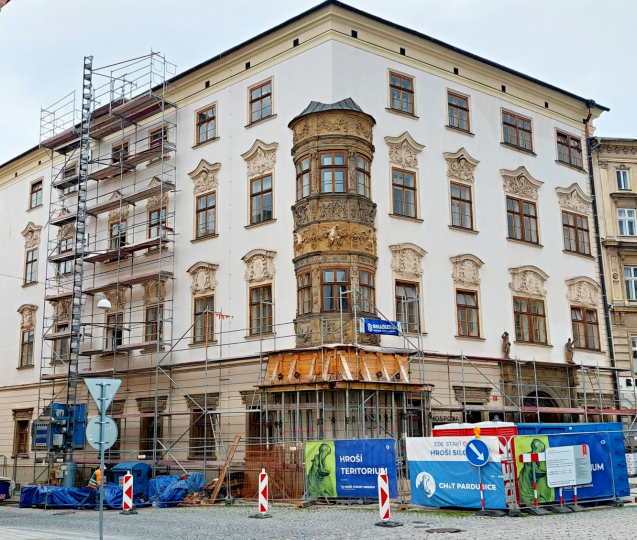 Hauenschildův palác aneb Příběh kaviárového socialismu z pera radnice