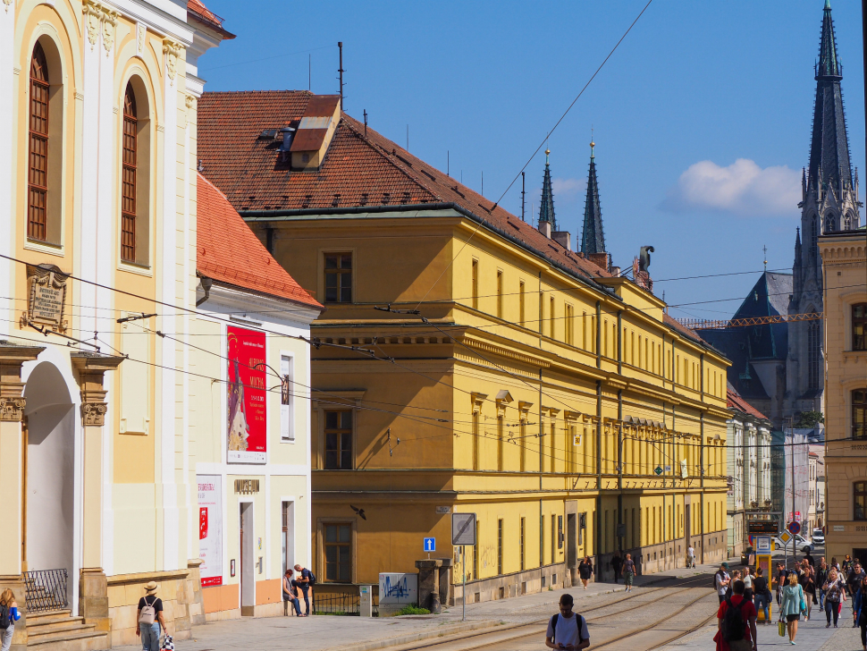 Hanácká kasárna jsou potřetí v aukci. Bude úspěšná?