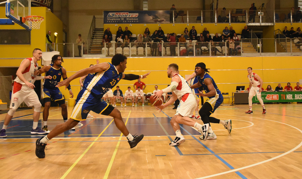 Basketbalisté BK REDSTONE vyhráli v Jindřichově Hradci