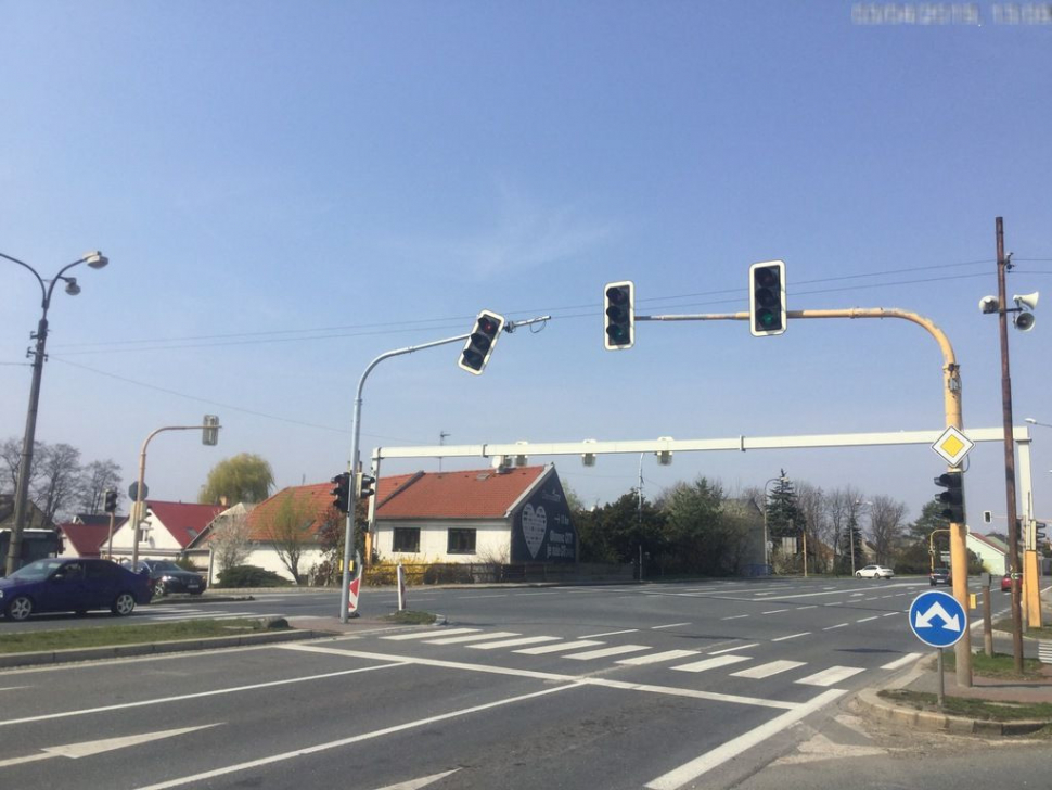 Strážníci bojují s následky silného větru