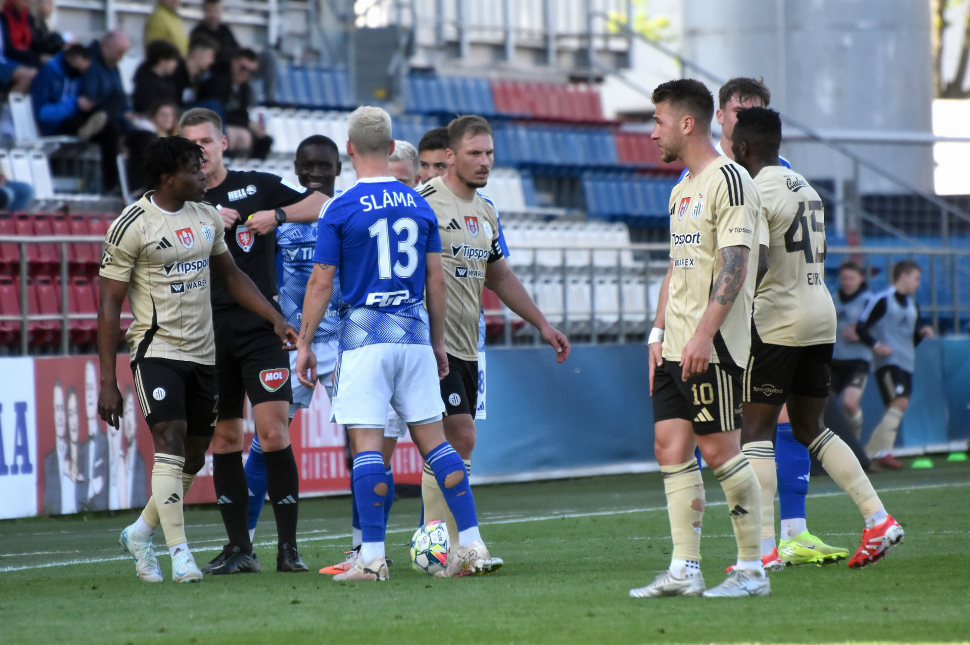 Fotbalisté SK Sigma jsou ve finále, Kliment je zraněný