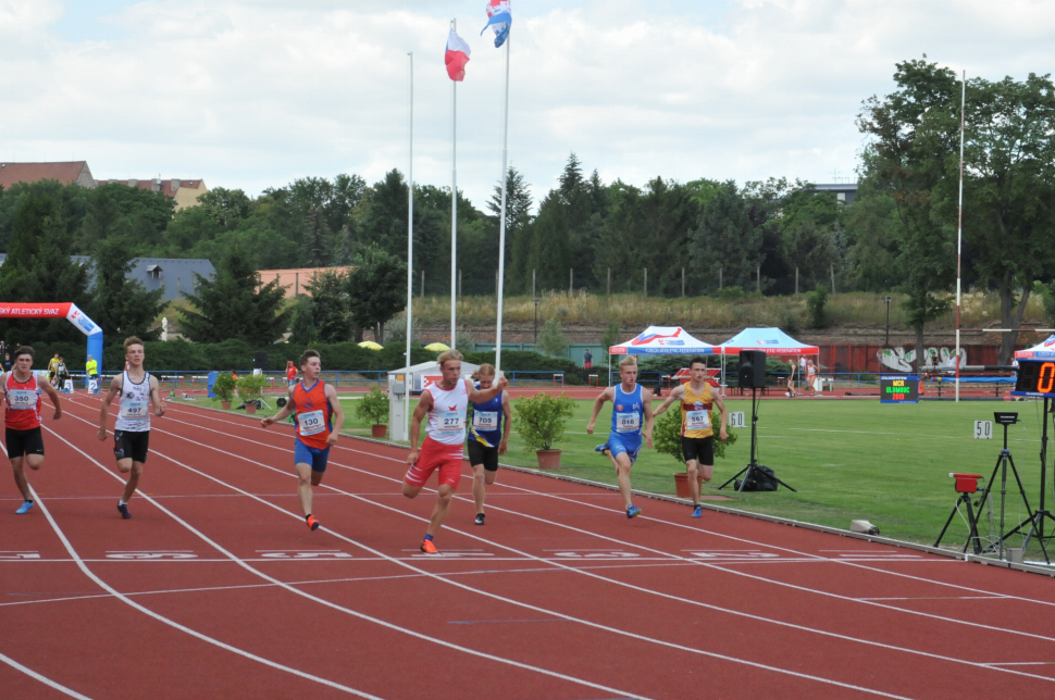 Mladí bojovali o atletické tituly, našim se doma dařilo