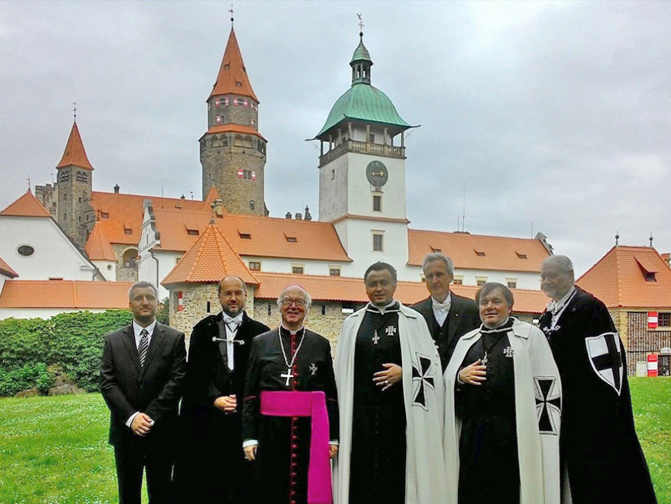 Němečtí rytíři půjdou s Bouzovem  k Ústavnímu soudu